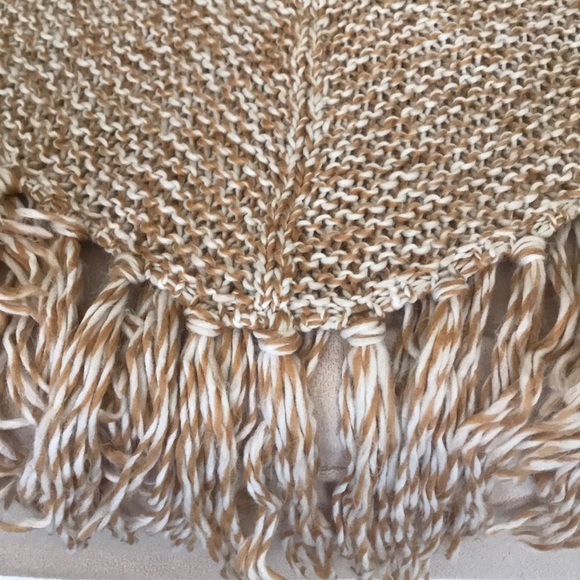 Ann Taylor Loft poncho - Picture 5 of 6